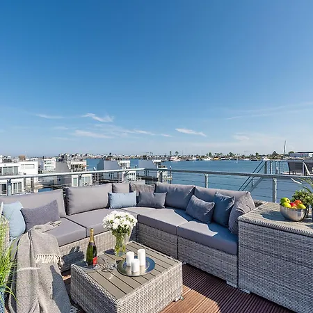 Ferienhaus Harbour View Marina: Dachterrasse, Meerblick, Sauna, Bootsanleger