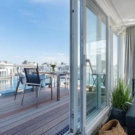 Harbour View Marina: Dachterrasse, Meerblick, Sauna, Bootsanleger Дом отдыха Ольпениц