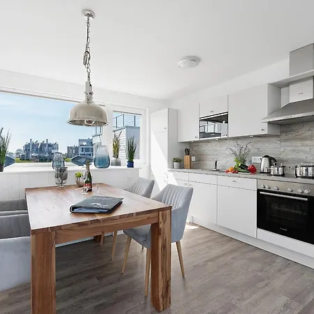 Дом отдыха Harbour View Marina: Dachterrasse, Meerblick, Sauna, Bootsanleger Ольпениц