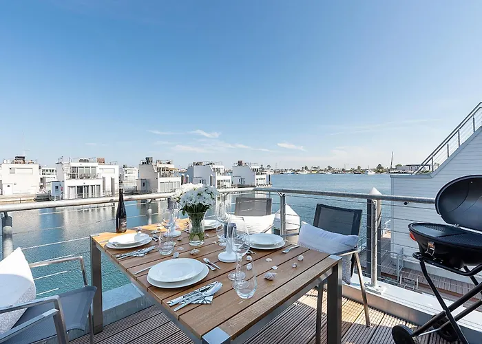 Harbour View Marina: Dachterrasse, Meerblick, Sauna, Bootsanleger Semesterbostad